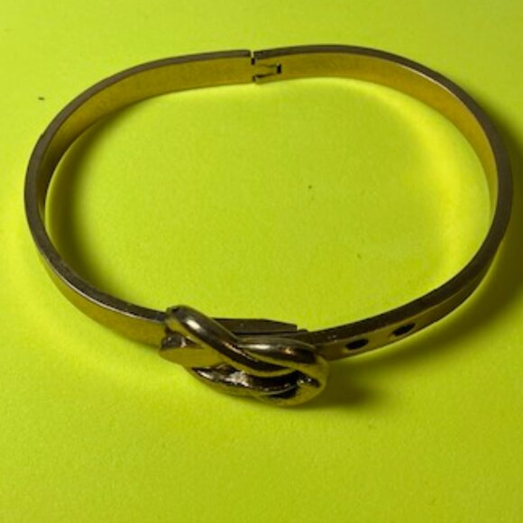 Brass Toned Hinged Bracelet Adjustable Buckle‎ Motif - Picture 2 of 4